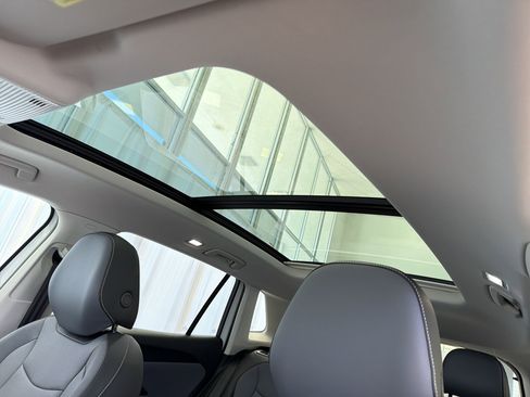 New 2026 Volkswagen Tiguan SE image 16