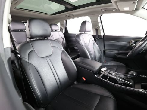 Used 2021 Kia Sorento EX w/ EX AWD X-Line Package image 25