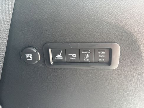 New 2026 Chrysler Pacifica Pinnacle AWD/4WD image 14