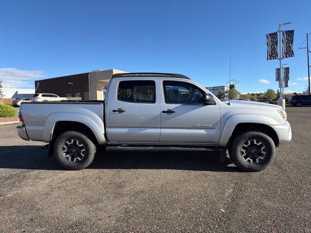 Used 2012 Toyota Tacoma 4x4 Double Cab w/ SR5 Pkg image 4