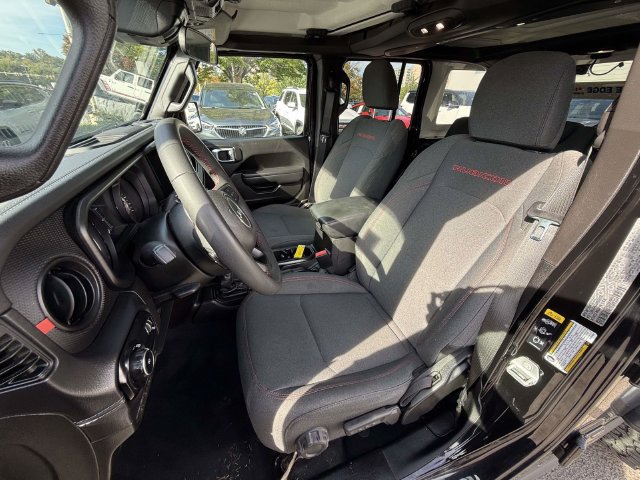 Used 2025 Jeep Wrangler Unlimited Rubicon AWD/4WD image 23