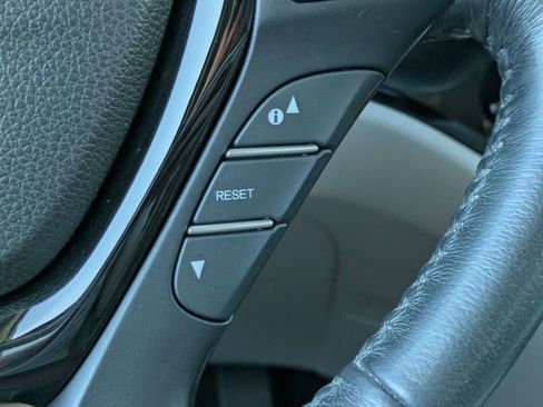Used 2016 Honda Pilot Touring image 32