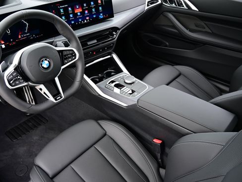 Used 2025 BMW 430i Coupe w/ M Sport Package image 10