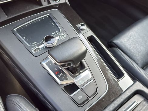 Used 2019 Audi Q5 Prestige w/ Prestige Package image 22