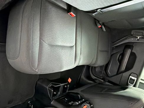 Used 2021 Jeep Wrangler Unlimited Sahara AWD/4WD image 22