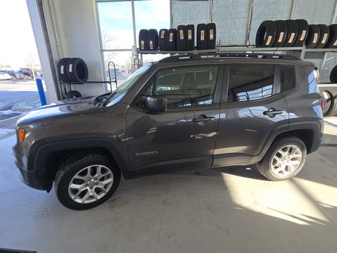 Used 2017 Jeep Renegade Latitude image 12