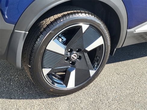 New 2026 Nissan Kicks SR w/ Illumination Package image 3