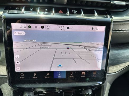 Used 2023 Jeep Grand Cherokee Limited w/ Trailer Tow Prep Group (B) image 19