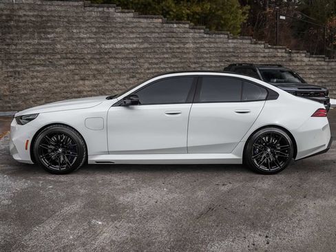 Used 2025 BMW M5 w/ Carbon Package image 10