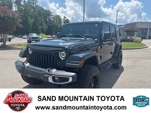 Used 2018 Jeep Wrangler Unlimited Sahara AWD/4WD image 7
