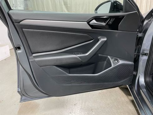Used 2019 Volkswagen Jetta R-Line FWD image 8