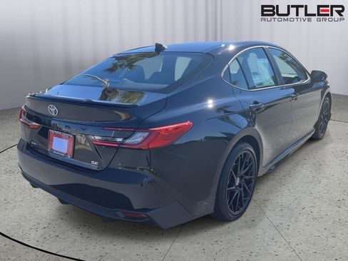 New 2026 Toyota Camry SE FWD image 5