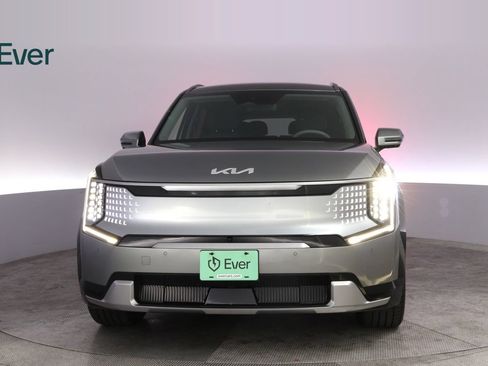 Used 2024 Kia EV9 Land AWD/4WD image 12