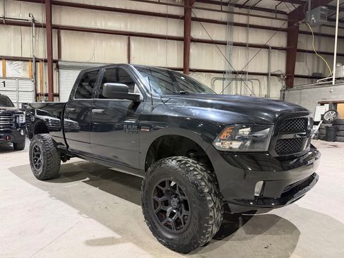 Used 2016 RAM 1500 Express w/ Black Ram 1500 Express Group AWD/4WD image 2
