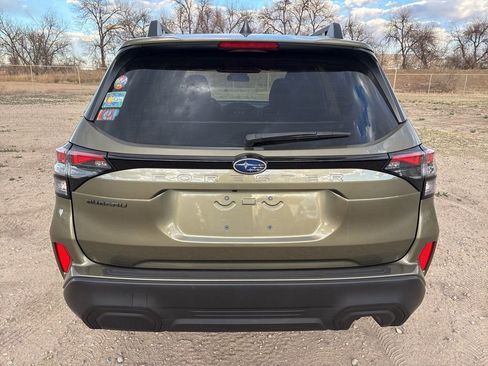 Used 2025 Subaru Forester Premium image 4