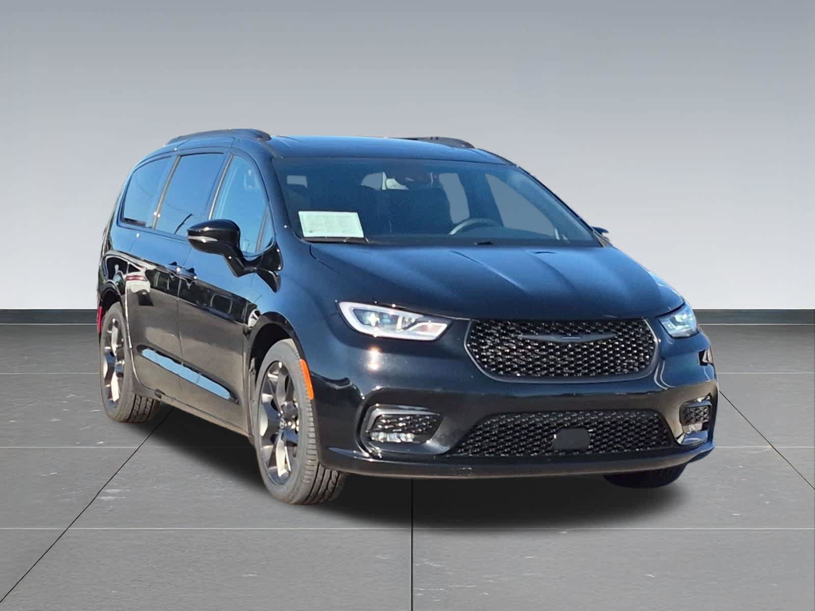 Used 2025 Chrysler Pacifica Limited FWD image 8
