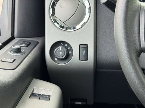 Used 2015 Ford F250 Lariat w/ Chrome Package image 32