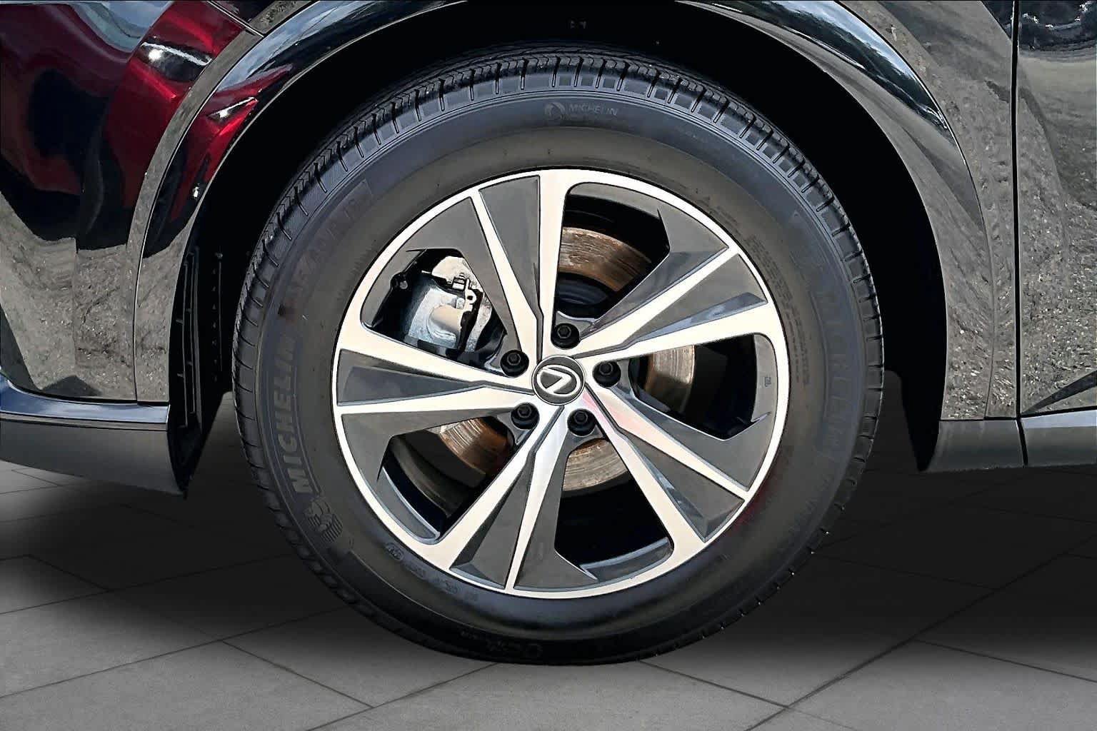 Used 2025 Lexus RX 350 FWD w/ Technology Package image 11