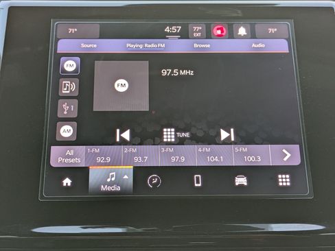 Used 2025 Jeep Grand Cherokee L Laredo image 23