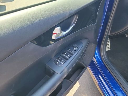 Used 2020 Kia Forte GT-Line w/ GT-Line Premium Package FWD image 11
