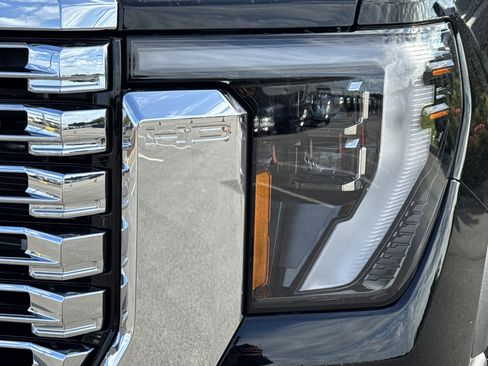 New 2025 GMC Sierra 2500 Denali w/ Denali Reserve Package image 6