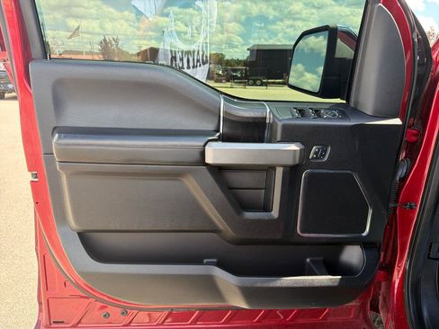 Used 2018 Ford F150 Platinum w/ Equipment Group 701A Luxury AWD/4WD image 8
