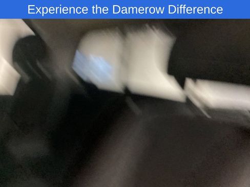 Used 2017 Nissan Titan SV image 12