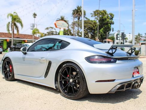 Used 2018 Porsche 718 Cayman S RWD image 3