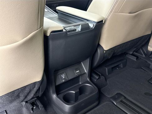 Certified 2023 Toyota Sienna Limited image 38