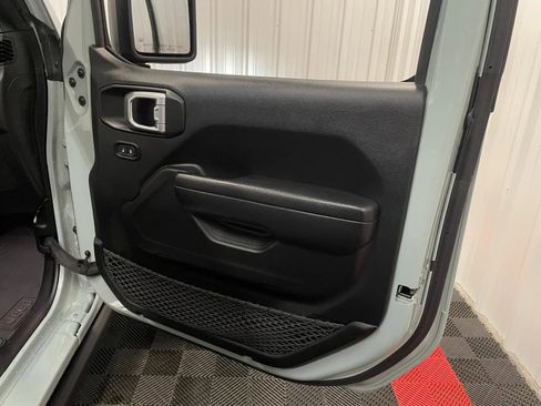 Used 2023 Jeep Wrangler Unlimited w/ Sun & Screen Package AWD/4WD image 44