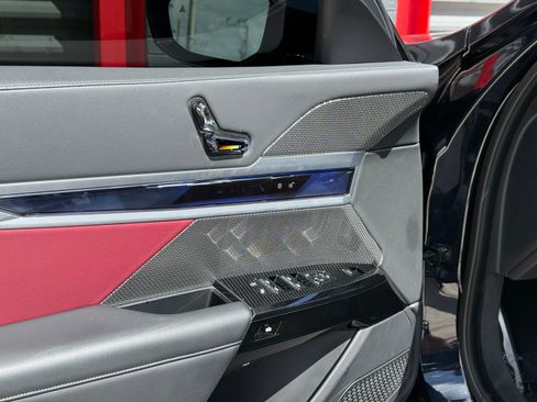 Used 2023 BMW 740i image 15