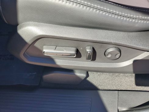 Used 2025 Honda Pilot EX-L image 21