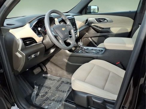 Used 2023 Chevrolet Traverse LS w/ Safety Package AWD/4WD image 11