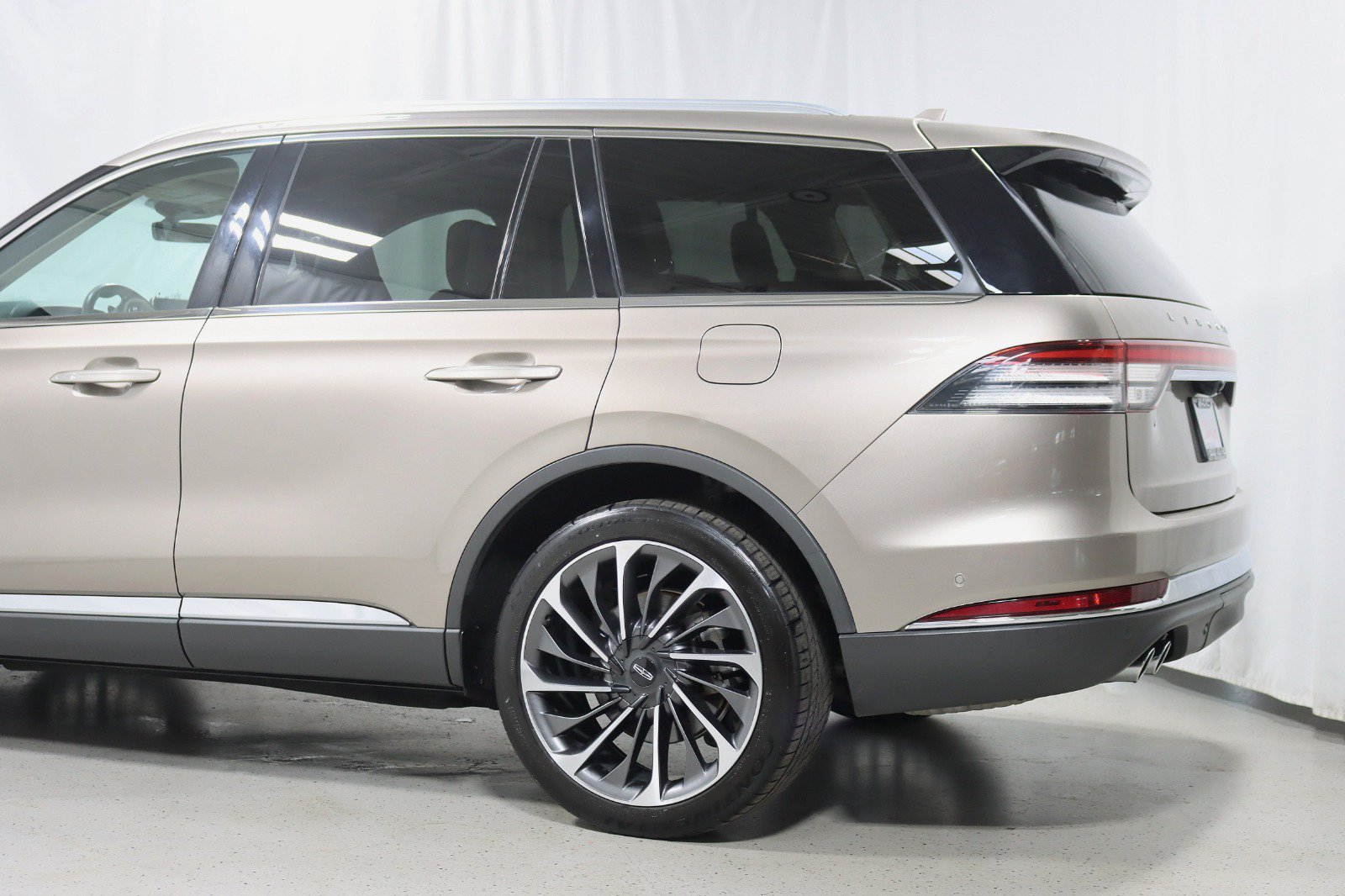 Used 2020 Lincoln Aviator Reserve w/ Equipment Group 202A AWD/4WD image 10