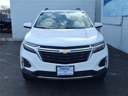 Used 2022 Chevrolet Equinox LT image 2