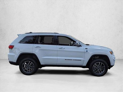 Used 2022 Jeep Grand Cherokee Limited image 4