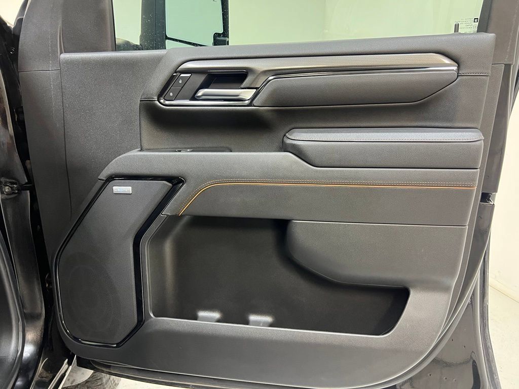 Used 2025 GMC Sierra 2500 AT4 w/ Technology Package AWD/4WD image 31