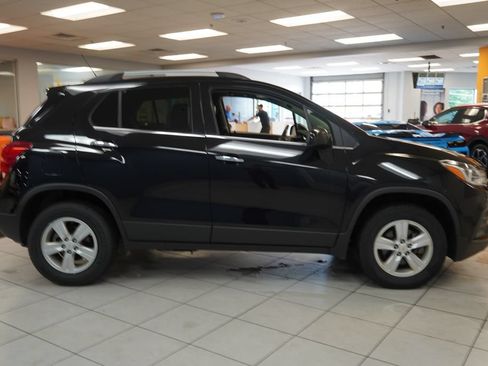 Used 2019 Chevrolet Trax LT w/ LT Convenience Package AWD/4WD image 14