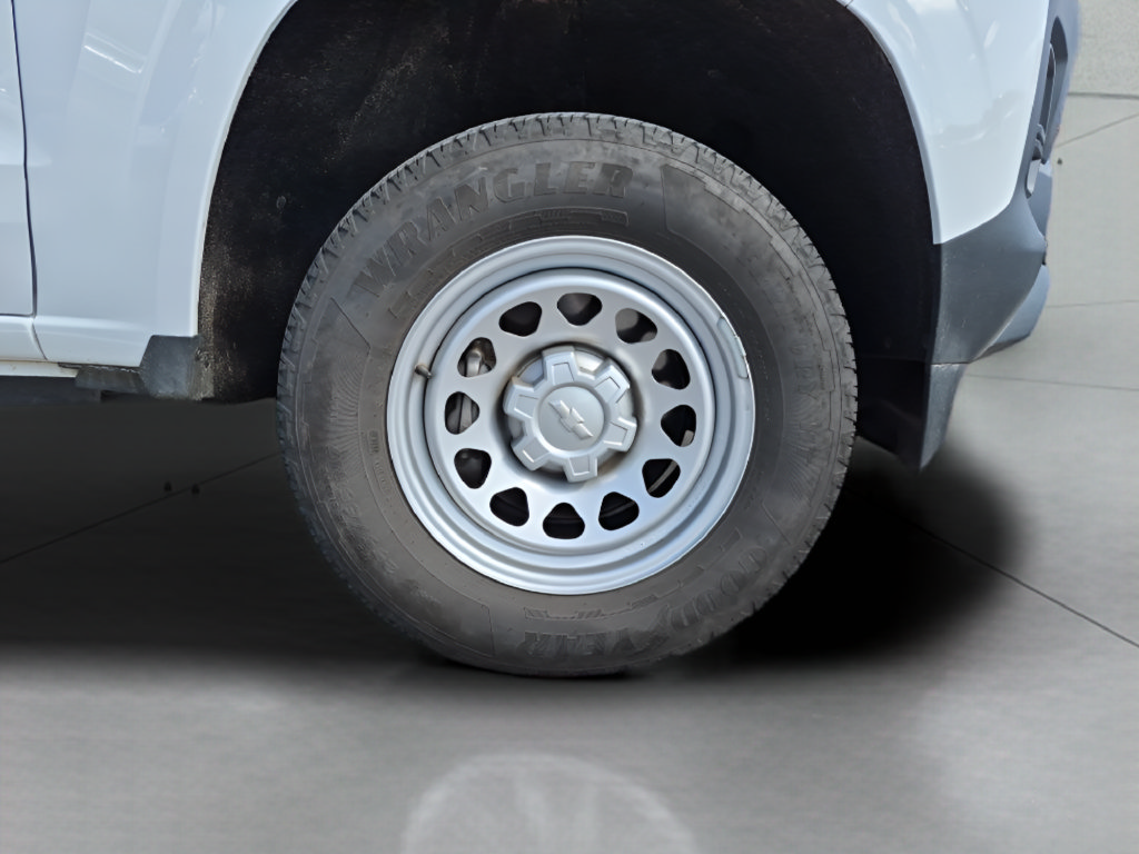 Used 2024 Chevrolet Colorado W/T RWD image 13