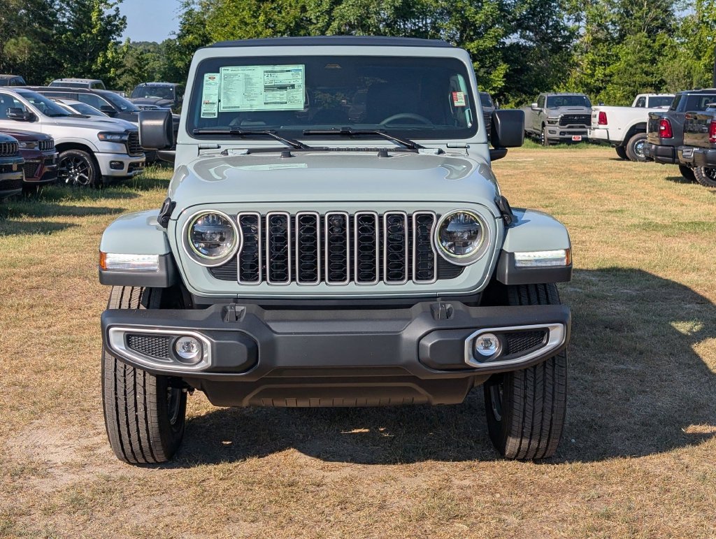 New 2026 Jeep Wrangler Unlimited Sahara AWD/4WD image 3