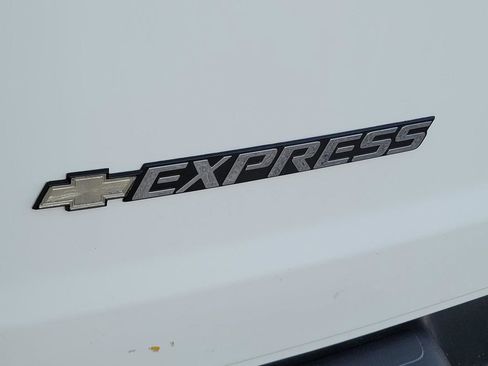 Used 2020 Chevrolet Express 2500 LS w/ Driver Convenience Package image 26