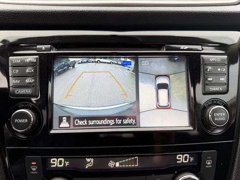 Used 2016 Nissan Rogue SV w/ SV Premium Package AWD/4WD image 7