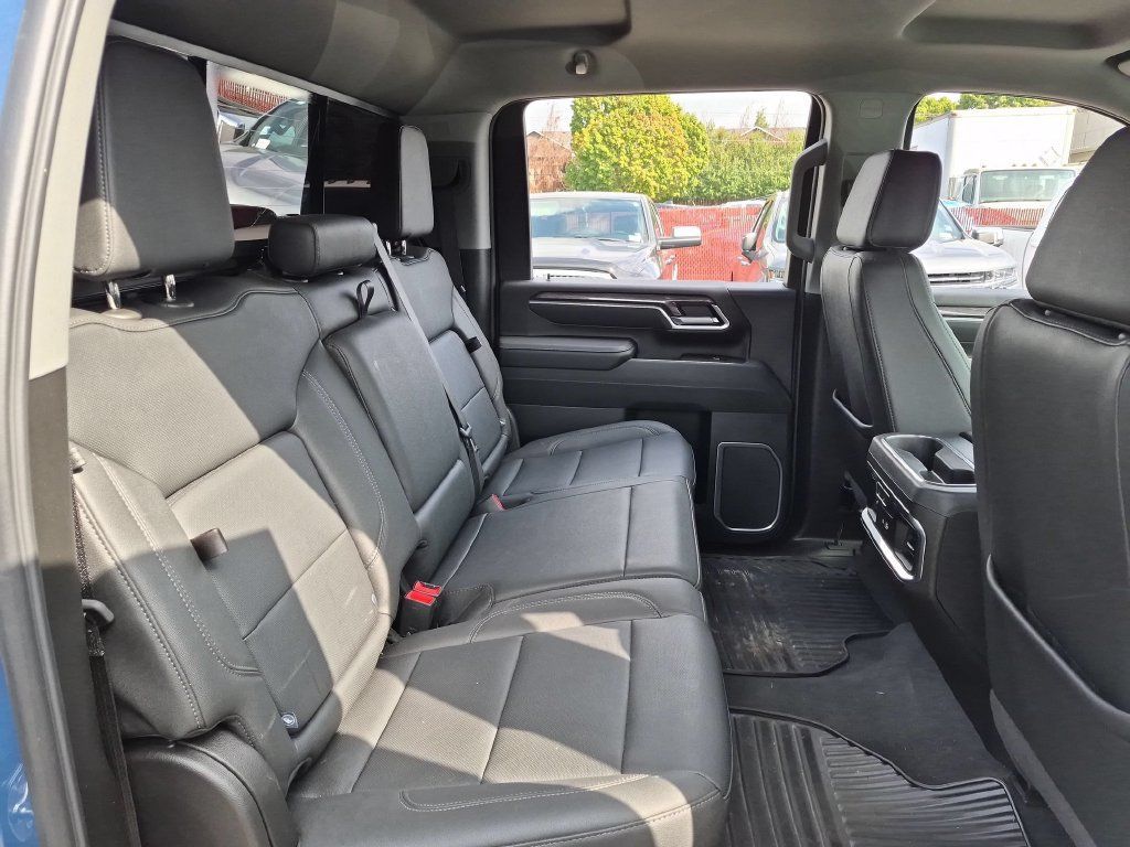 Used 2026 Chevrolet Silverado 3500 LTZ w/ Trail Boss Package AWD/4WD image 15