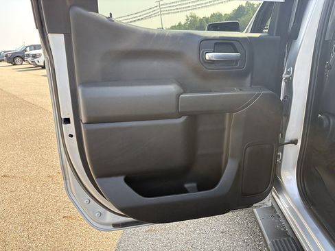 Used 2020 Chevrolet Silverado 1500 LT AWD/4WD image 16