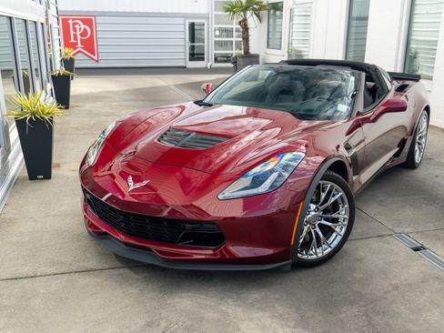 Used 2016 Chevrolet Corvette Z06 w/ 3LZ Preferred Equipment Group RWD image 3