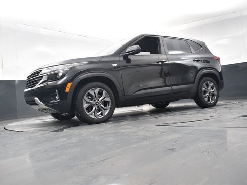 Used 2024 Kia Seltos LX image 24