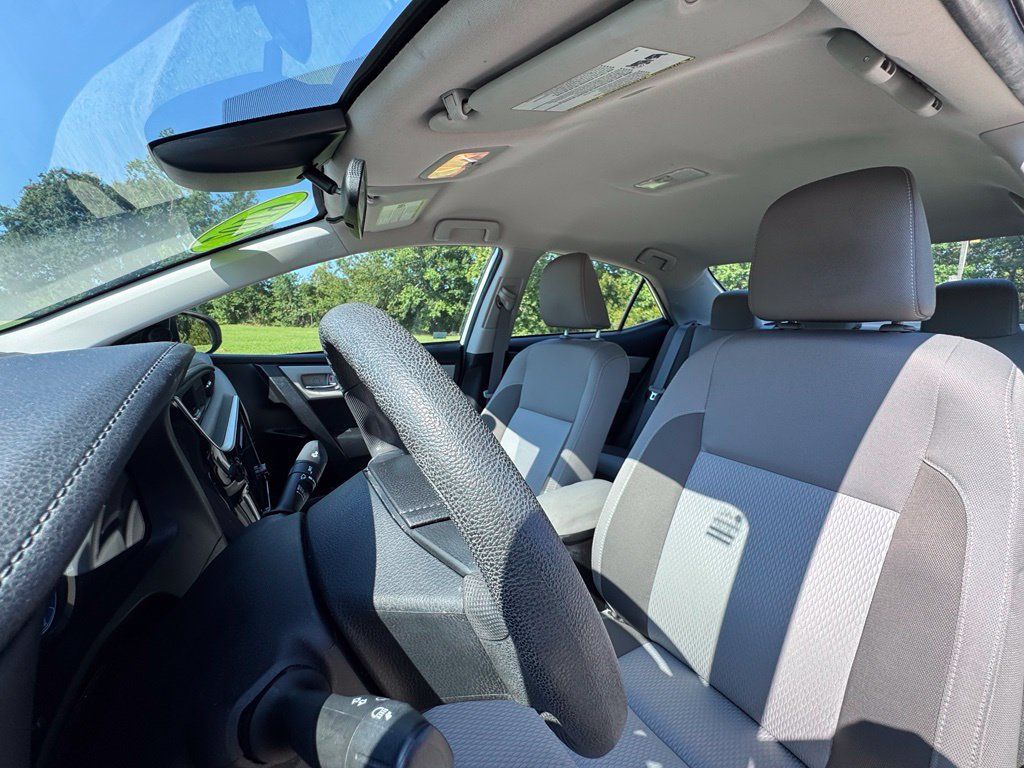 Used 2019 Toyota Corolla LE FWD image 9