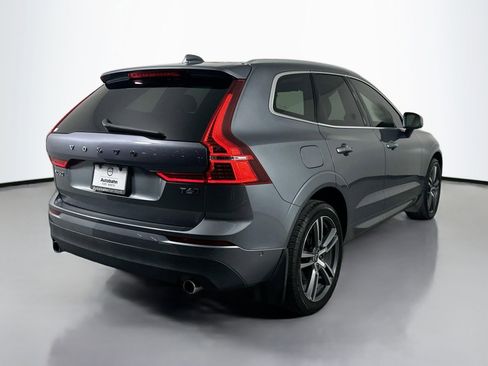 Used 2018 Volvo XC60 T6 Momentum w/ Convenience Package image 6