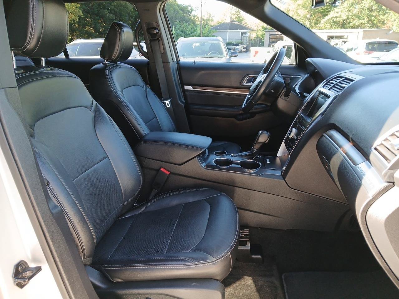 Used 2018 Ford Explorer Limited FWD image 19