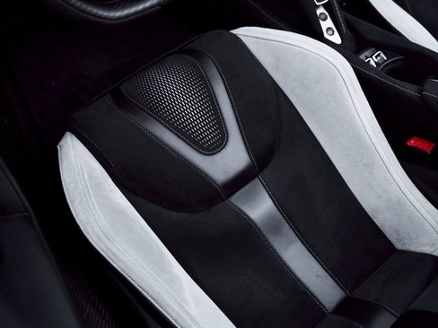 Used 2024 McLaren 750S Spider image 46